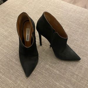 Steve Madden black suede booties